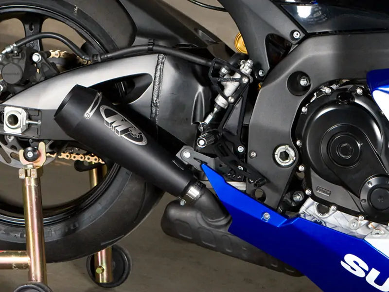 M4 Exhaust Slip-On System with Black Ceramic GP Canister 2008-2010 GSXR 600/750 SU6922-GP