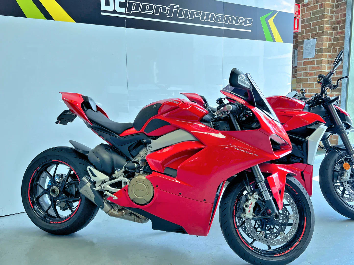 Vandemon  Ducati Panigale & Streetfighter V4S/V4R Vandemon All Titanium Slip-On 2018-24 DUCV4SFTIMUFLMB