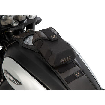 SW-MOTECH Legend Gear Tank Strap System - with LA1 Accessory Bag - Triumph '16-'24 BC.TRS.11.667.50100