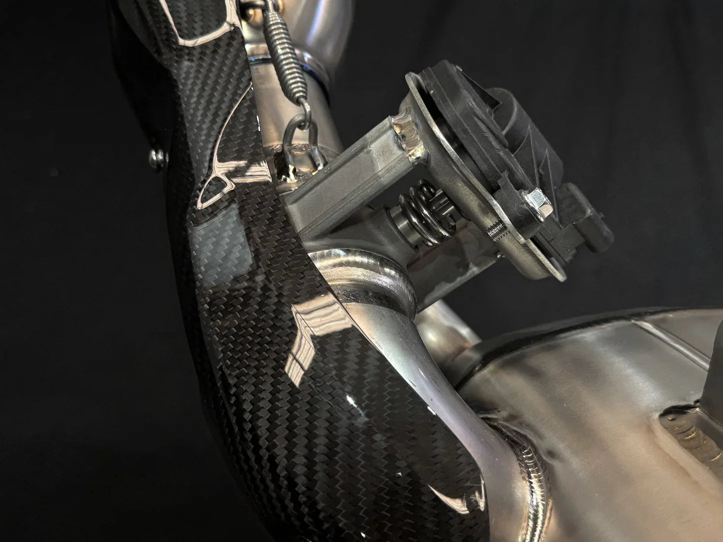 Vandemon Triumph Speed Triple 1200RS & RR Bimodal Titanium Stealth Slip-On Muffler TRIUM120SPDMUFB