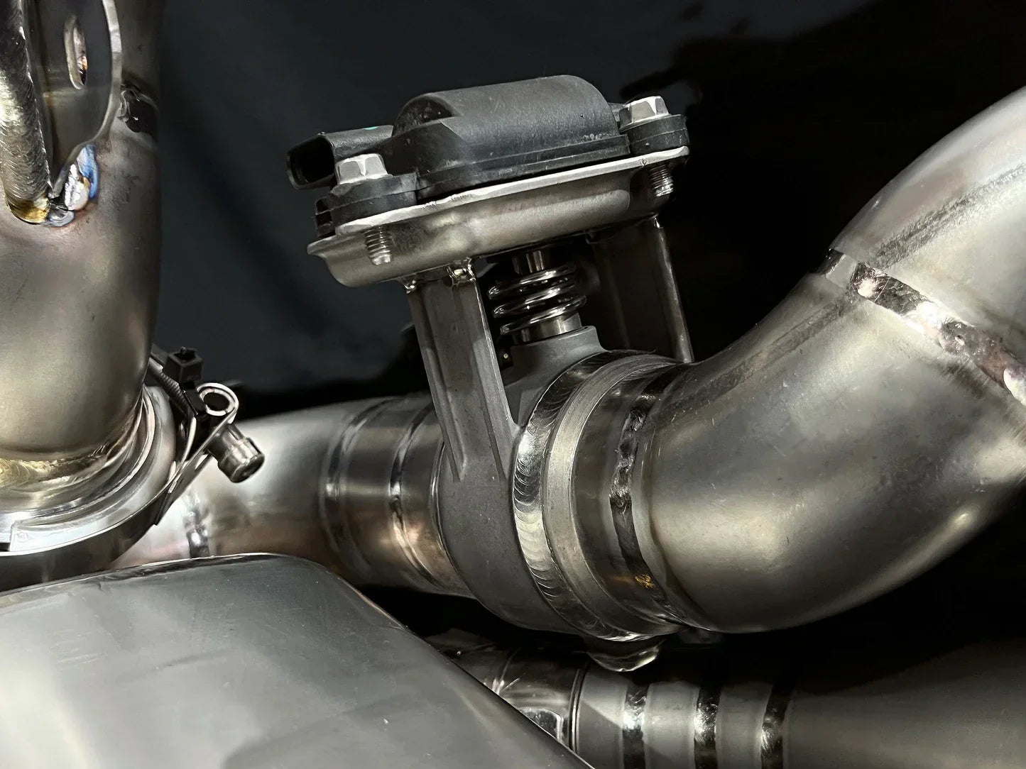 Vandemon  Ducati X Diavel & Diavel S 1260 2016 -2022 Bimodal Stealth Titanium Slip-On  DUCDVLTITANEXHWVA